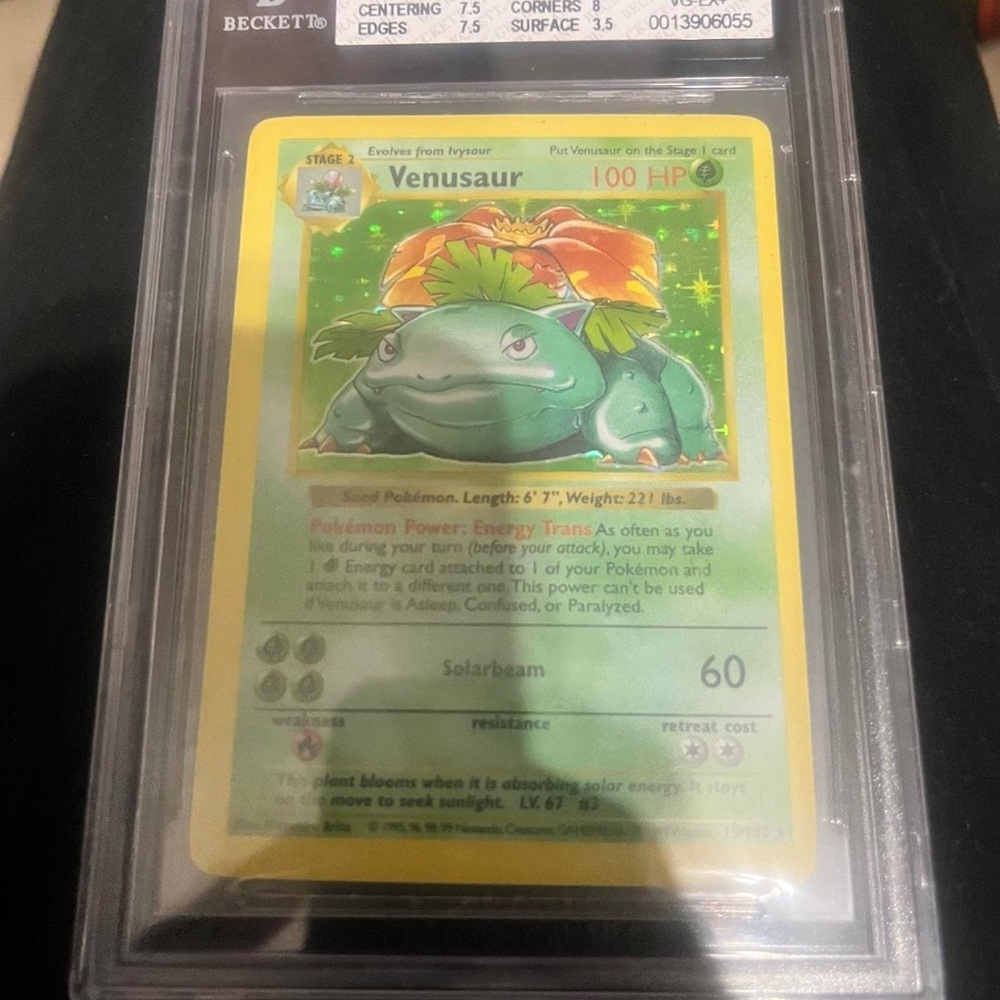 Pokemon Venusaur Card - Green and Gold